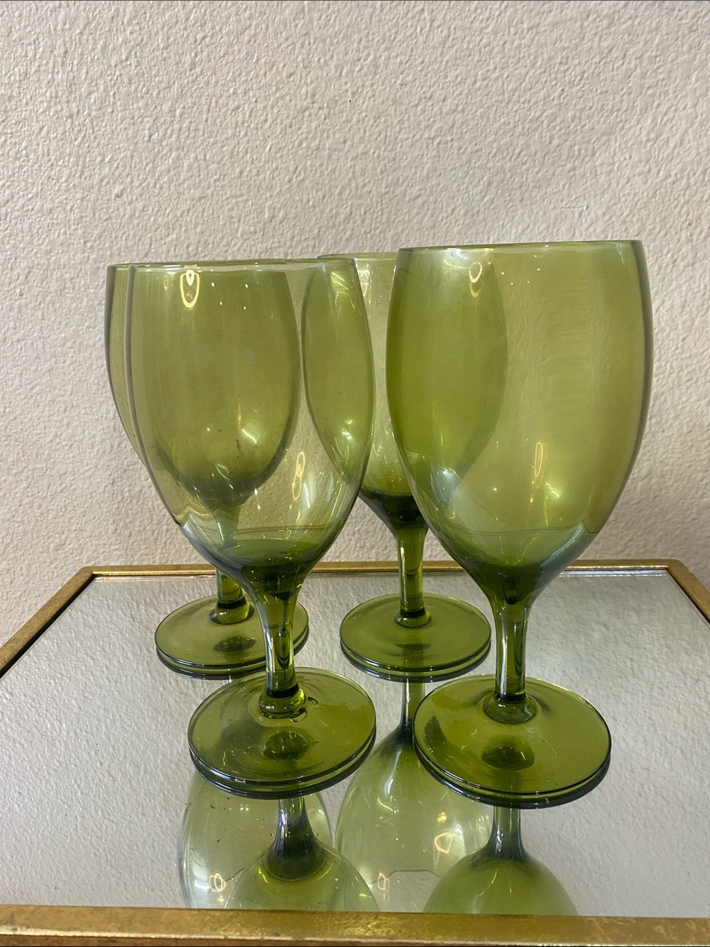 Green Glass Wine Goblets - Set of 4